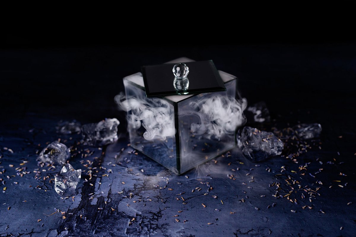 Alchemy Bar雞尾酒酒吧品牌設(shè)計欣賞,酒吧品牌設(shè)計，餐飲品牌設(shè)計，酒吧空間設(shè)計，酒吧品牌策劃，酒吧品牌全案策劃，餐飲品牌策劃，深圳品牌設(shè)計，深圳品牌策劃，深圳品牌全案策劃，深圳品牌形象塑造，深圳包裝設(shè)計，深圳空間設(shè)計，左右格局