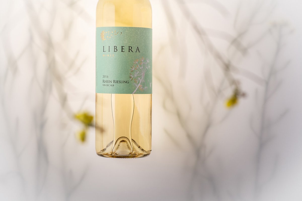 Libera餐食葡萄酒品牌包裝設(shè)計(jì)——創(chuàng)新品牌營(yíng)銷的必要性，餐飲品牌設(shè)計(jì)，品牌形象整合，品牌包裝設(shè)計(jì)，餐飲品牌視覺(jué)設(shè)計(jì)，餐飲品牌營(yíng)銷，品牌戰(zhàn)略定位，品牌設(shè)計(jì)公司，深圳品牌策劃，深圳品牌設(shè)計(jì)，左右格局