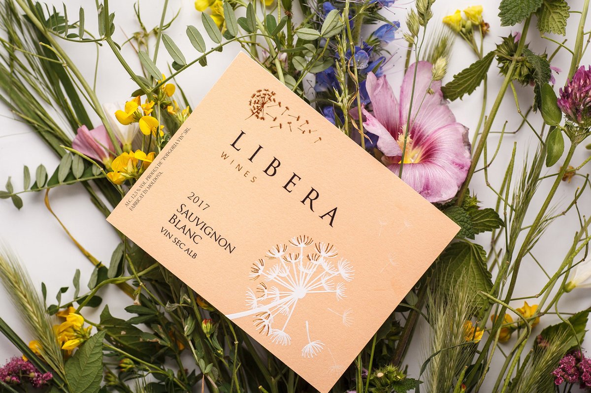 Libera餐食葡萄酒品牌包裝設(shè)計(jì)——創(chuàng)新品牌營(yíng)銷的必要性，餐飲品牌設(shè)計(jì)，品牌形象整合，品牌包裝設(shè)計(jì)，餐飲品牌視覺(jué)設(shè)計(jì)，餐飲品牌營(yíng)銷，品牌戰(zhàn)略定位，品牌設(shè)計(jì)公司，深圳品牌策劃，深圳品牌設(shè)計(jì)，左右格局