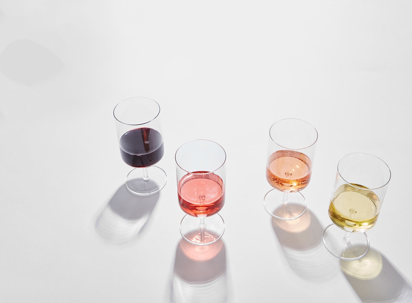WineSociety優(yōu)質(zhì)葡萄酒品牌戰(zhàn)略定位和品牌策劃，餐飲品牌策劃，餐飲品牌設(shè)計(jì)，品牌設(shè)計(jì)公司，深圳品牌設(shè)計(jì)，左右格局
