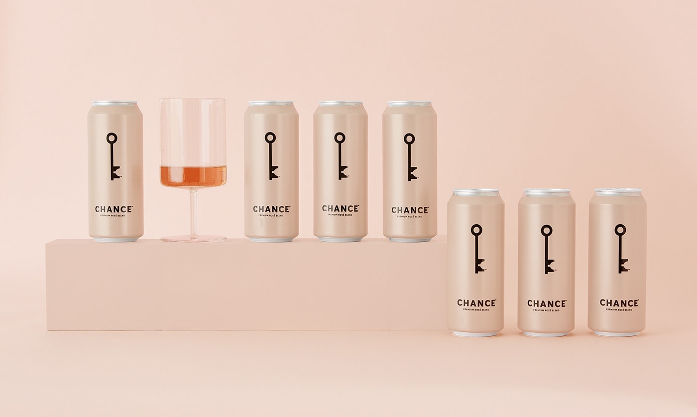 WineSociety優(yōu)質(zhì)葡萄酒品牌戰(zhàn)略定位和品牌策劃，餐飲品牌策劃，餐飲品牌設(shè)計(jì)，品牌設(shè)計(jì)公司，深圳品牌設(shè)計(jì)，左右格局